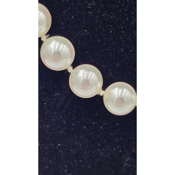 Vintage Hand Tied 12mm Choker Faux Pearl 16" Necklace White Spring Clasp - Picture 4 of 4